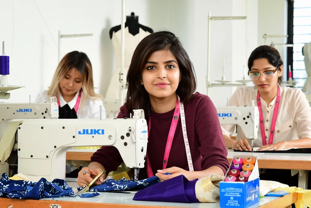 Diploma in Fashion Designer
